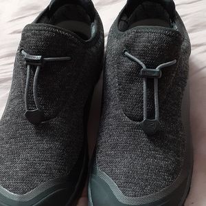 Womens size 9 waterproof shoes